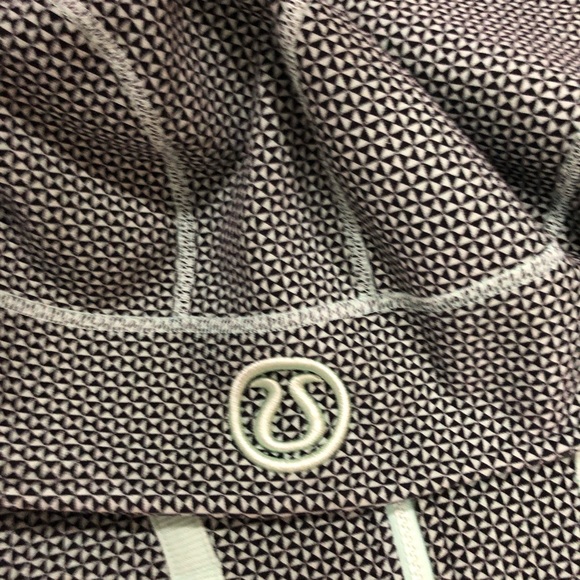 Lululemon Scuba Hoddie - Picture 5 of 6